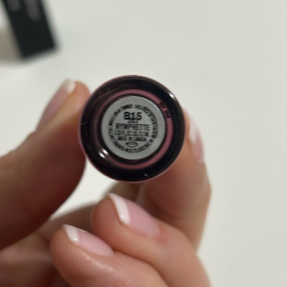 MAC Cosmetics Lipglass Nymphette 303 - Picture 4 of 4